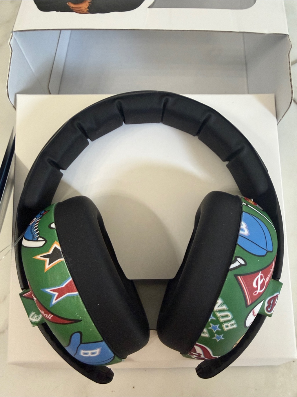 New In Box Banz Baseball Theme Ear Muffs Hearing Protection 0-2 Years Old — image 3 of 4